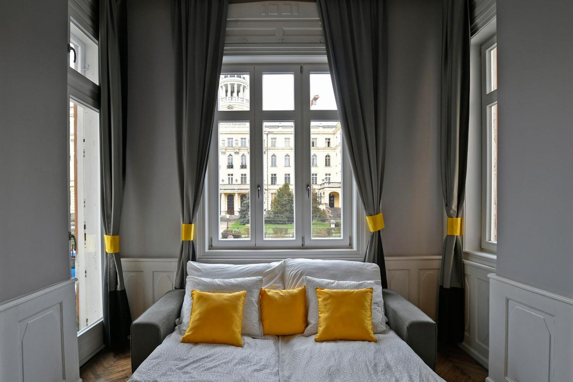 Luxuryflat Near Centre On118 Sqm, 3Br,2Bth,8Bed,Ac Apartment Будапеща Екстериор снимка
