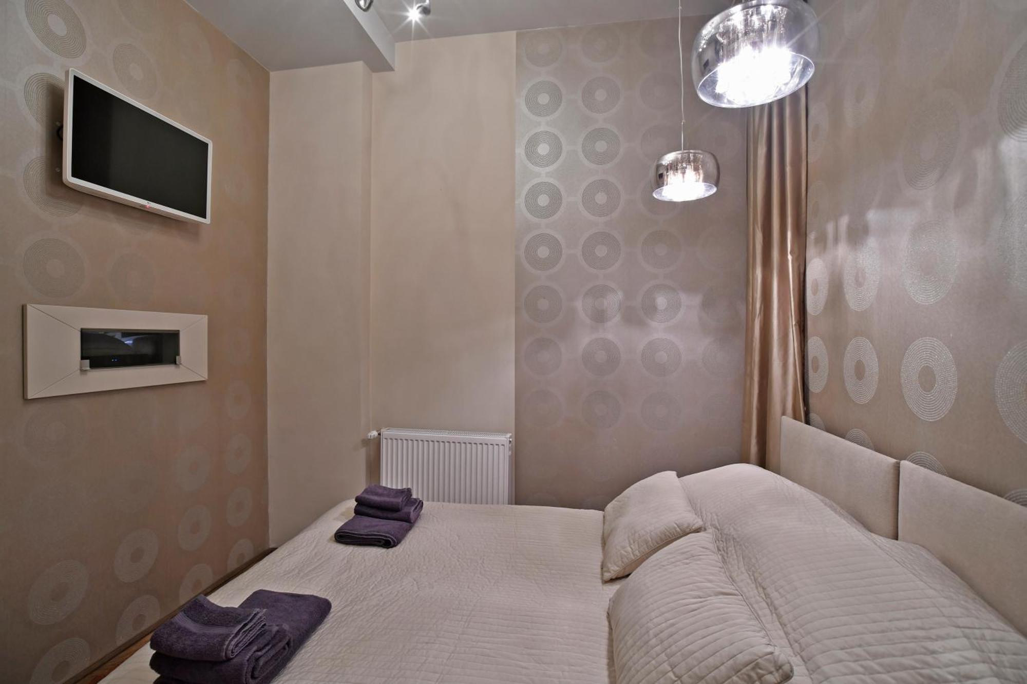 Luxuryflat Near Centre On118 Sqm, 3Br,2Bth,8Bed,Ac Apartment Будапеща Екстериор снимка